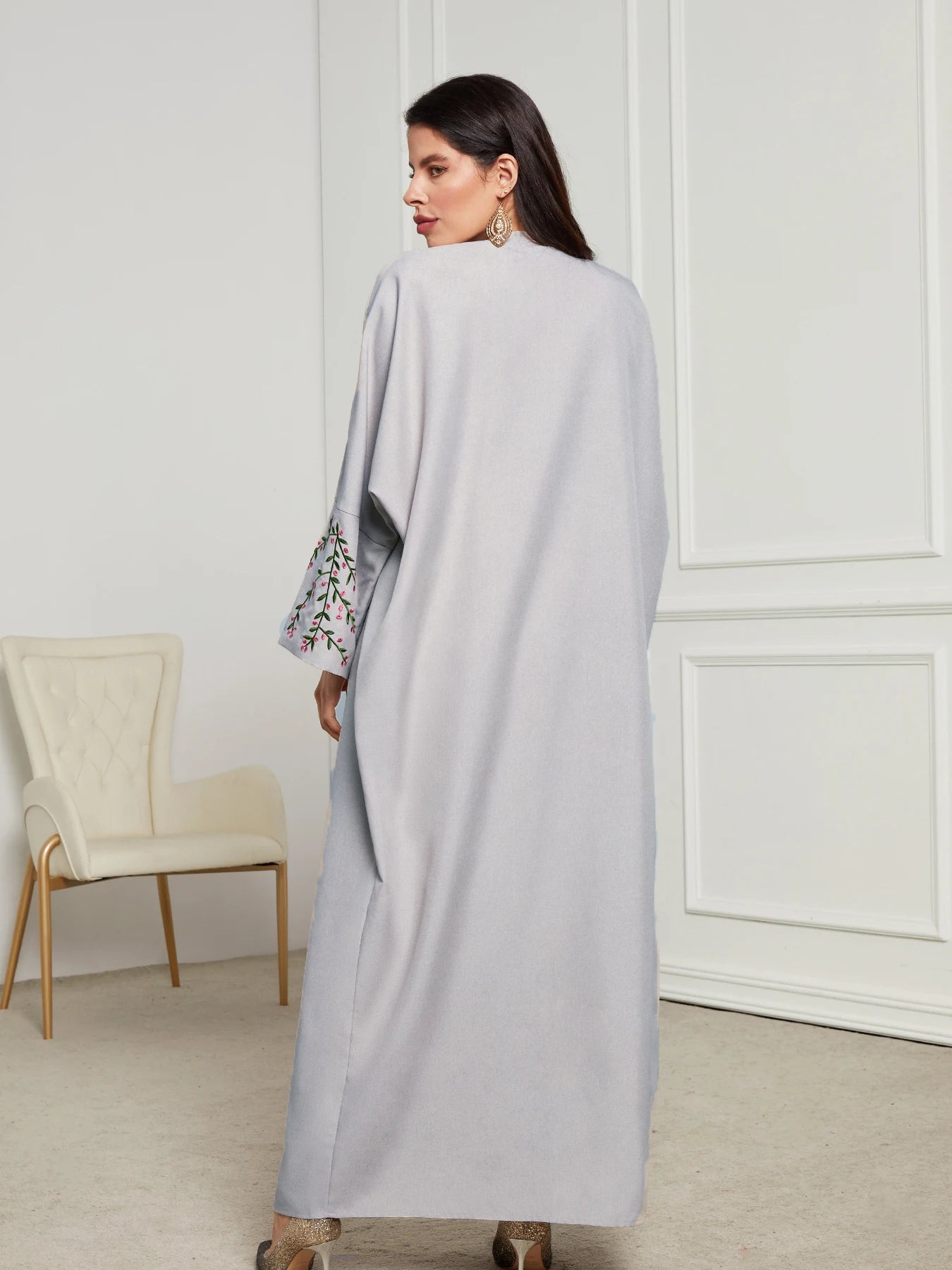 Arab Clothing for Women | Vibrant Kaftans and Abayas